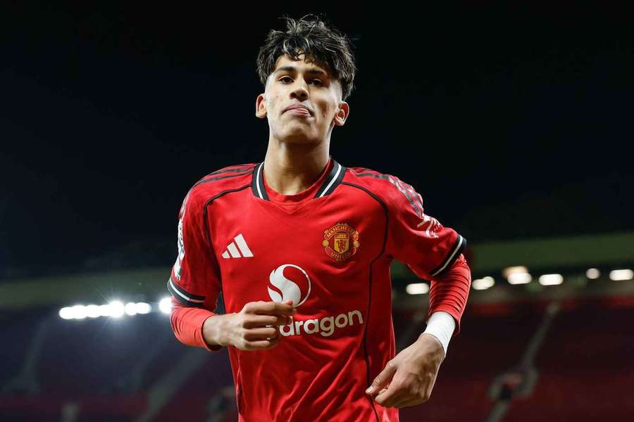 Carrick adds JJ Gabriel to senior Man Utd training Carrick adds JJ Gabriel to senior Man Utd training