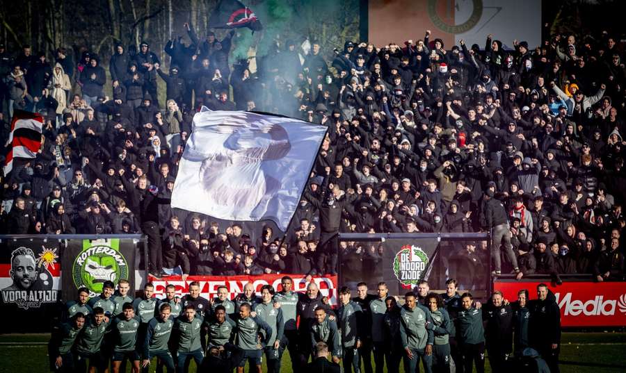 Feyenoord fans turned up in big numbers for the last practice session before the Klassieker Feyenoord fans turned up in big numbers for the last practice session before the Klassieker