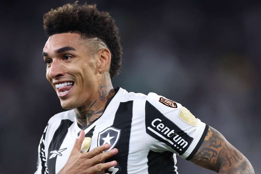 Igor Jesus is close to agreeing a move to English football