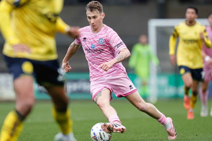 Duel din meciul Torquay - Eastbourne