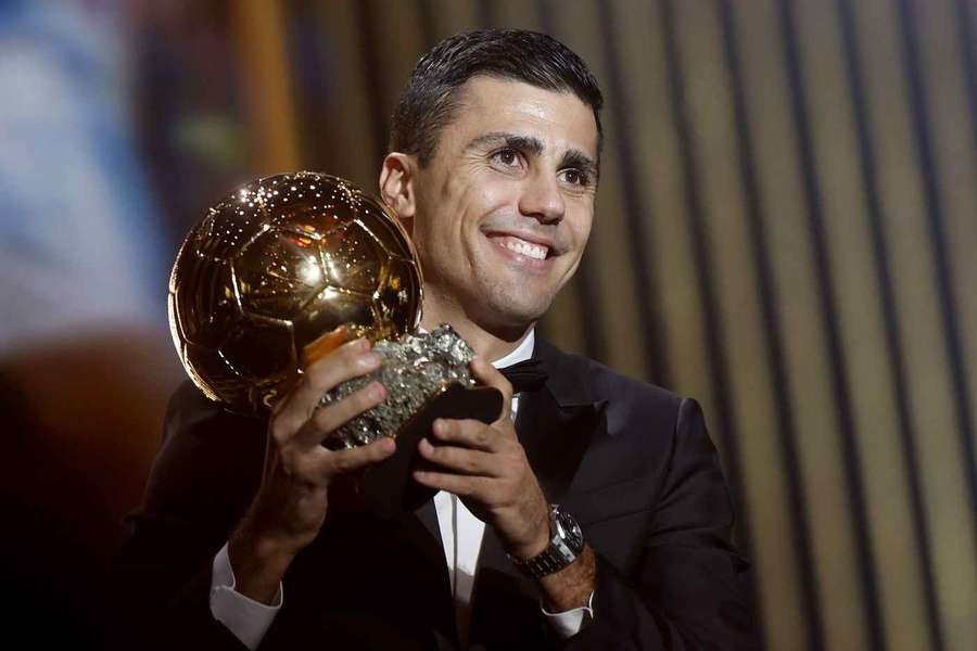 Rodrigo Hernández, feliz con el Balón de Oro.