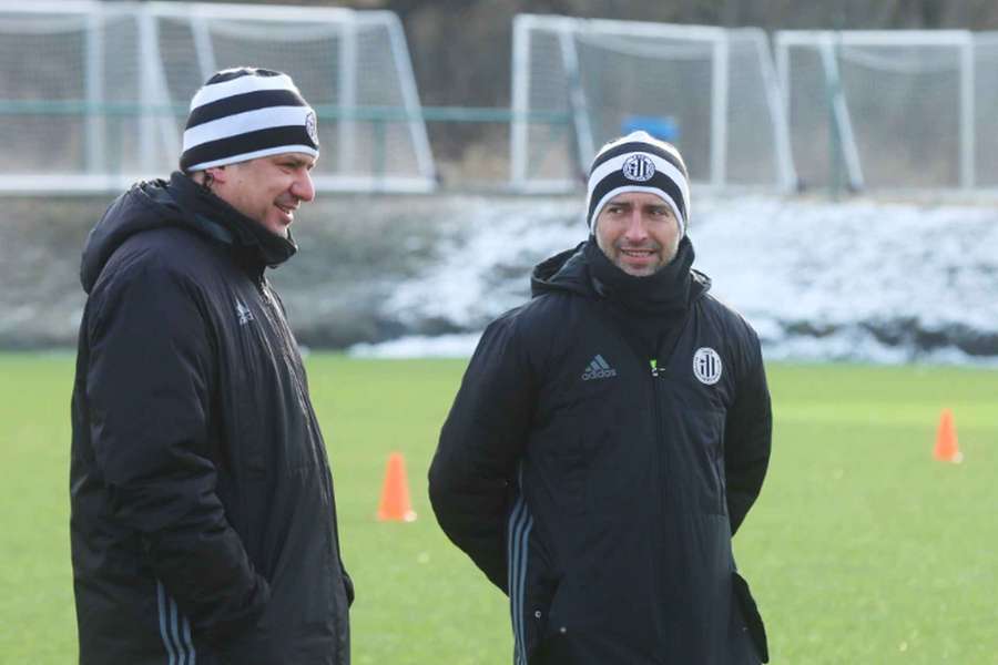 Dynamo České Budějovice zahájilo přípravu bez posil i řady podzimních opor. Dynamo České Budějovice zahájilo přípravu bez posil i řady podzimních opor.