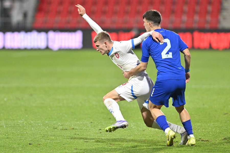 Útočník české jednadvacítky Matěj Mikulenka