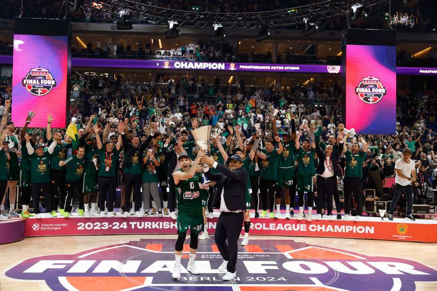 Panathinaikos festeja o título da Euroliga