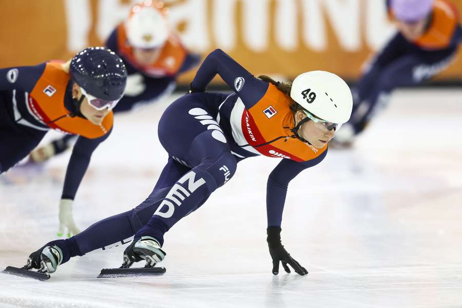 Selma Poutsma in actie op een trainingssessie in Heerenveen