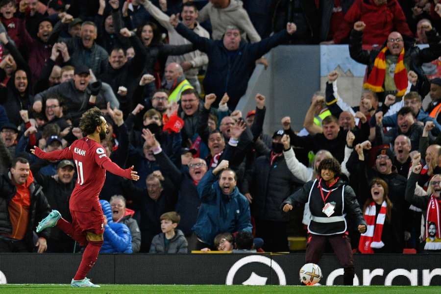 Události Premier League: Salah se po výjimečném gólu odmítá vzdát titulu