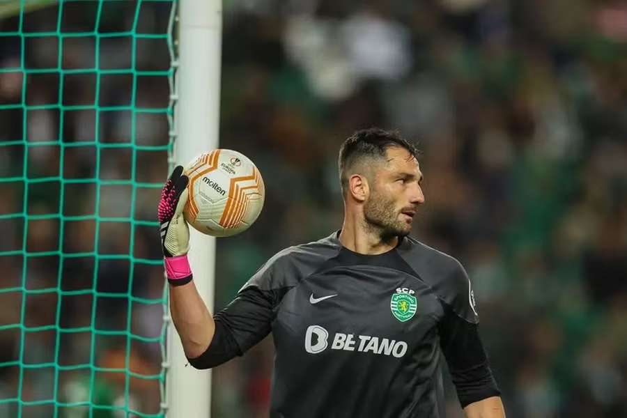 Antonio Adán não joga desde que deixou o Sporting, há um ano
