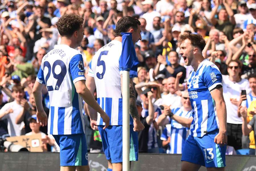 Brighton si připsal přesvědčivou výhru nad Wolves. Brighton si připsal přesvědčivou výhru nad Wolves.