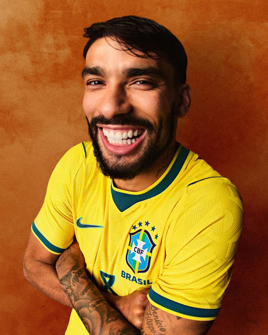Paquetá apresenta novo uniforme da Seleção Brasileira