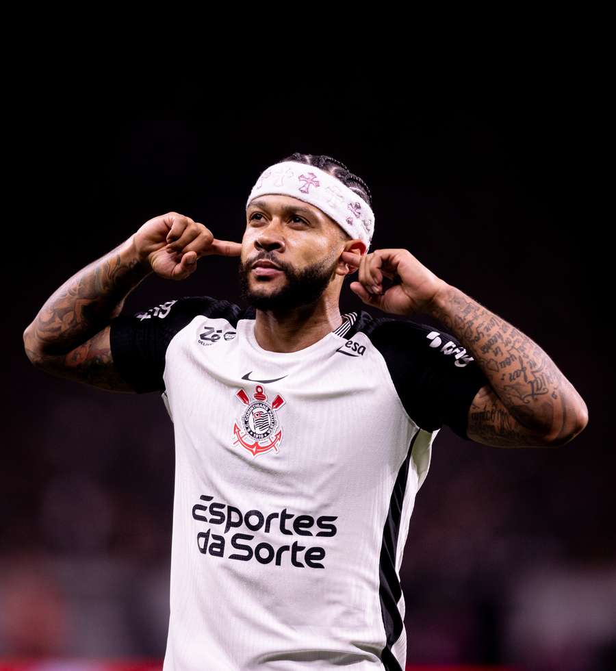 Corinthians de Memphis Depay está bem perto da Sul-Americana