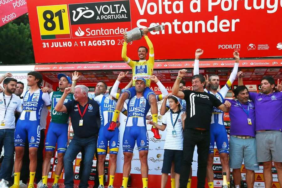 Vinte seis arguidos, incluindo 10 antigos ciclistas da extinta W52-FC Porto, começam a ser julgados