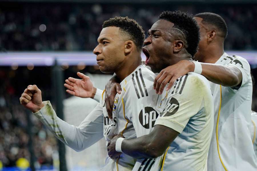 Mbappé slaví rozhodující trefu utkání.