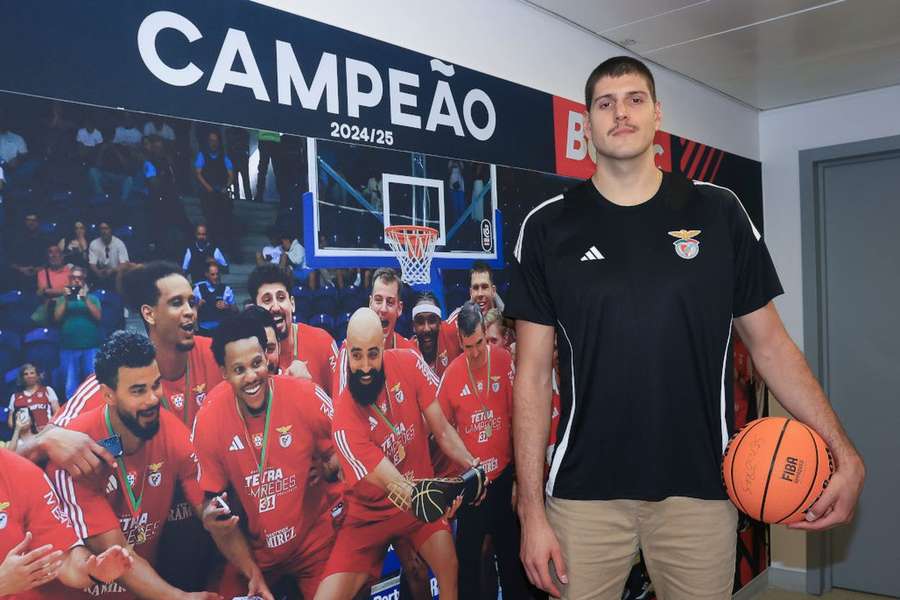 Daniel Relvão renovou com as águias