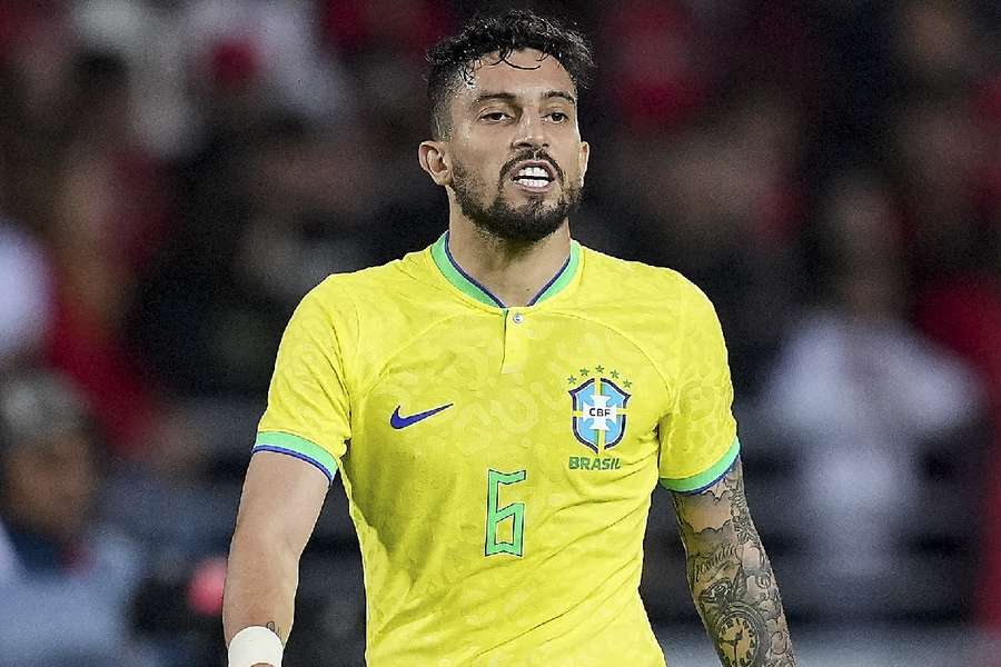 Alex Telles durante amistoso da Seleção Brasileira contra o Marrocos