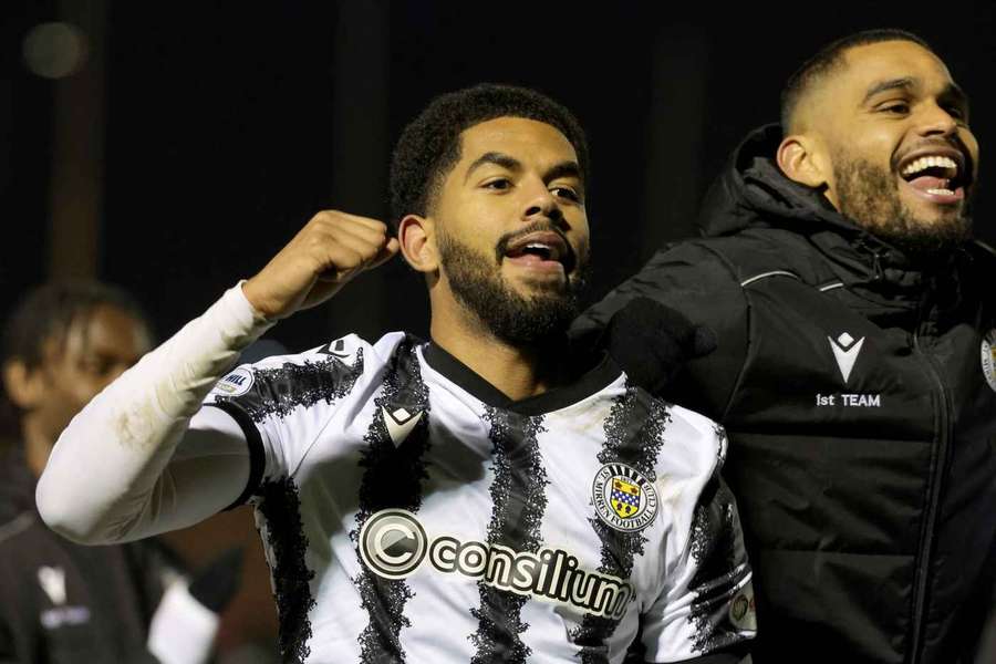Scottish Premiership leaders Hearts rocked by St Mirren