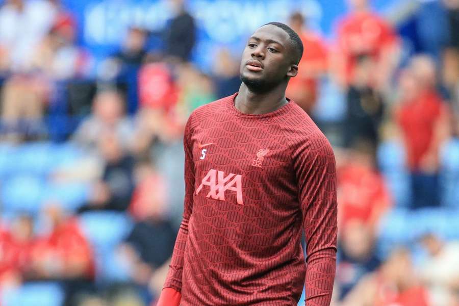 Konaté à l'échauffement avant Manchester City-Liverpool en FA Cup. 