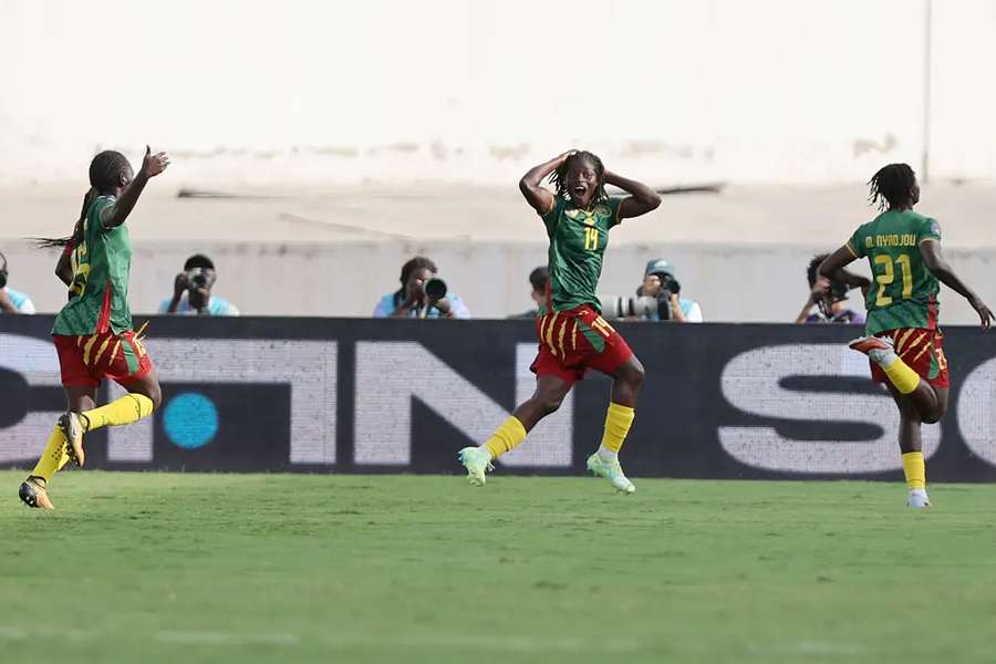 Le Cameroun sort le Nigeria, tenant du titre et archi favori, et fait son retour en demi-finales de CAN