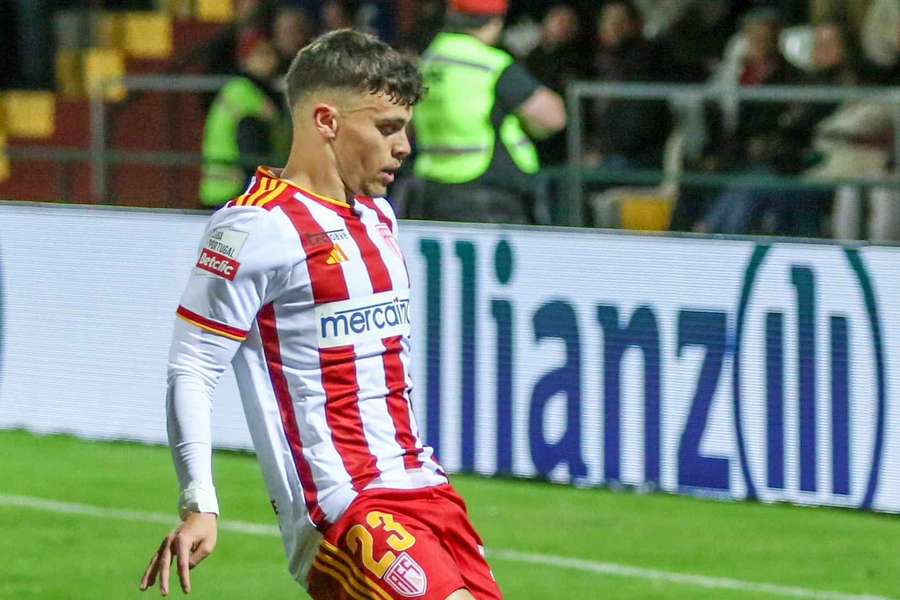 Gustavo Mendonça ao serviço do AVS