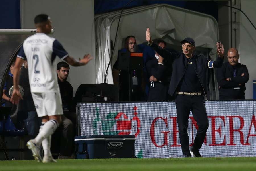 Agostinho Bento durante a partida Agostinho Bento durante a partida