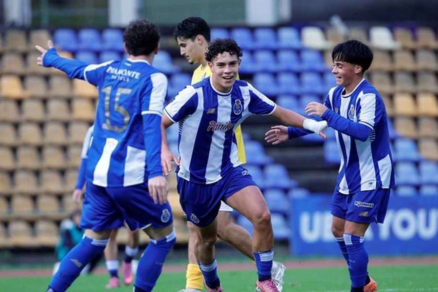 Goleada sob chuva intensa Goleada sob chuva intensa