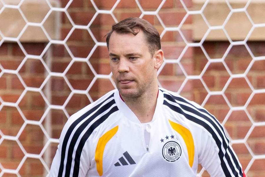 Manuel Neuer chegou a se aposentar da seleção antes de mudar de ideia Manuel Neuer chegou a se aposentar da seleção antes de mudar de ideia