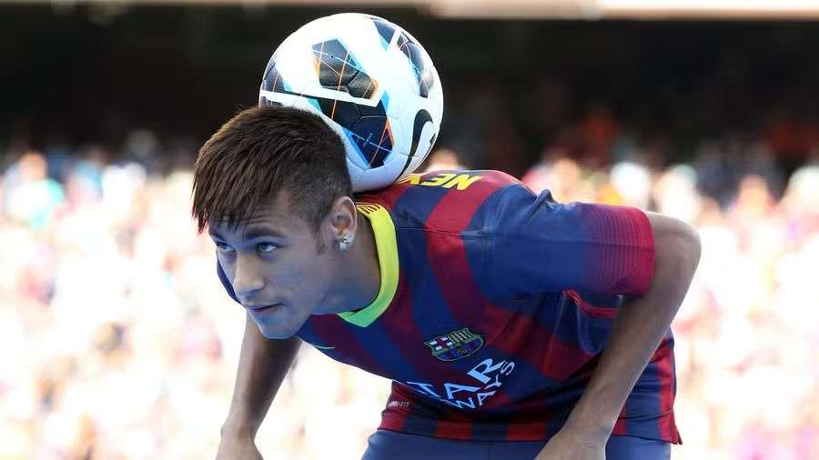Apresentação de Neymar no Barcelona em 2013