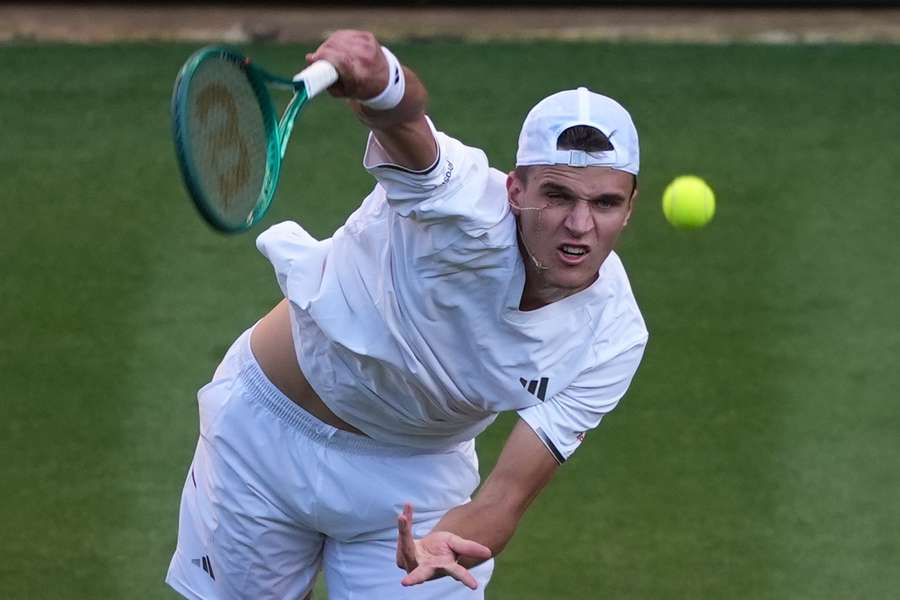 Jakub Menšík během zápasu s Grigorem Dimitrovem Jakub Menšík během zápasu s Grigorem Dimitrovem