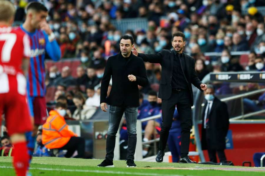 Xavi y Simeone, dos formas de ver el fútbol que pueden definir el curso de LaLiga