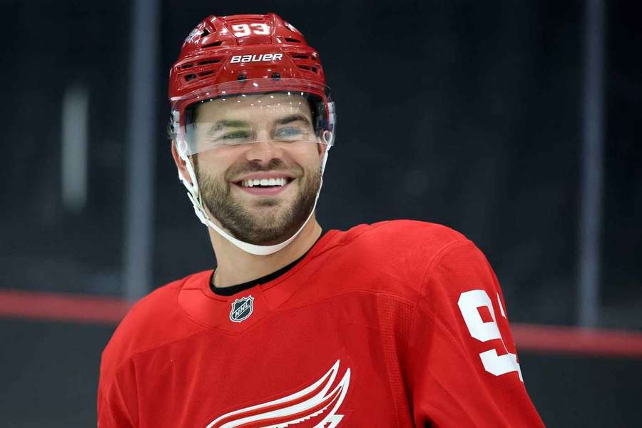 DeBrincat podpísal s Detroitom novú sedemročnú zmluvu. DeBrincat podpísal s Detroitom novú sedemročnú zmluvu.