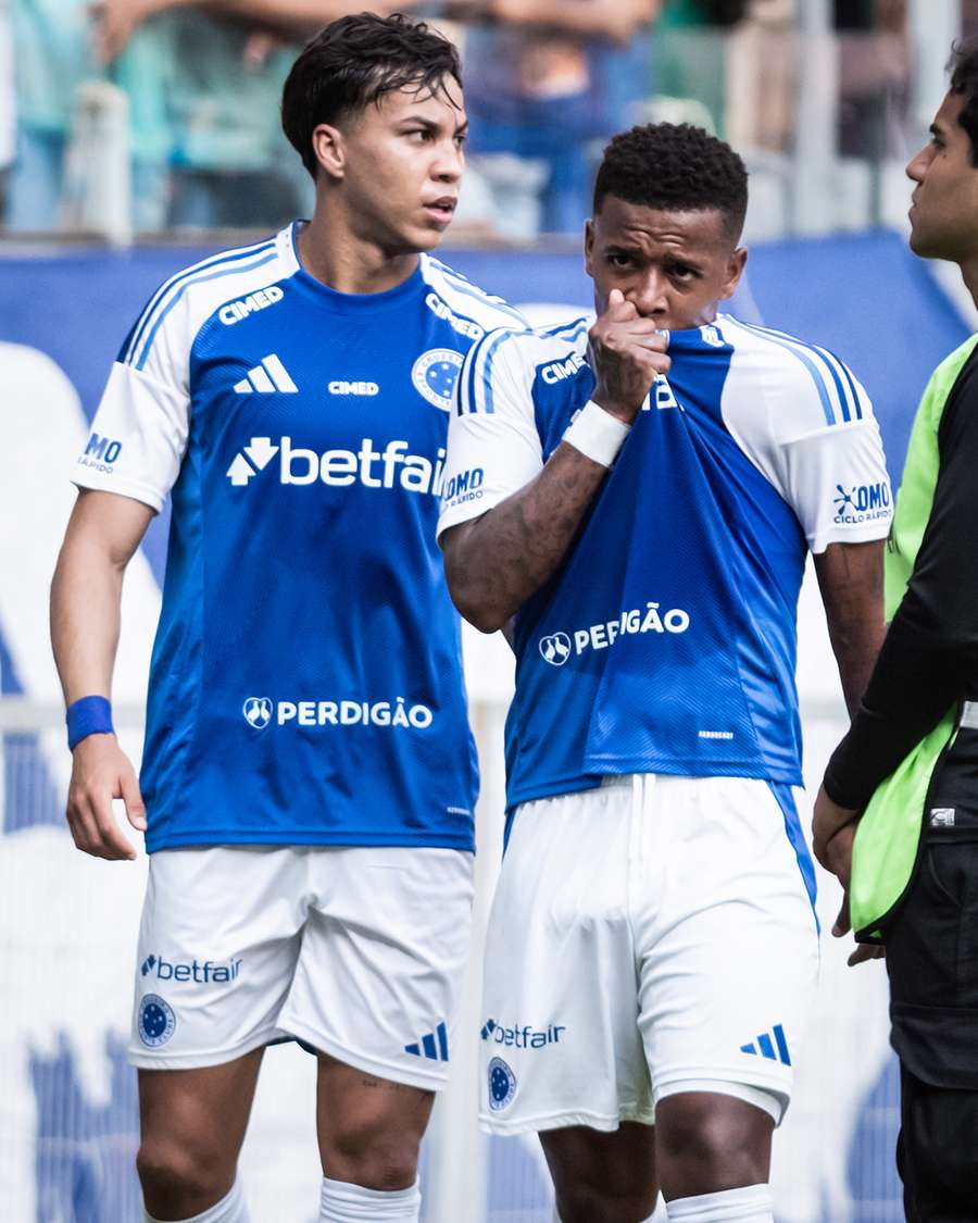 Arroyo marcou primeiro gol com a camisa do Cruzeiro Arroyo marcou primeiro gol com a camisa do Cruzeiro