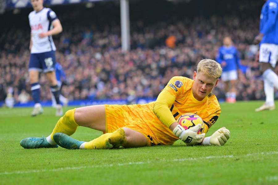 Brankář Tottenhamu Antonín Kinský v akci.