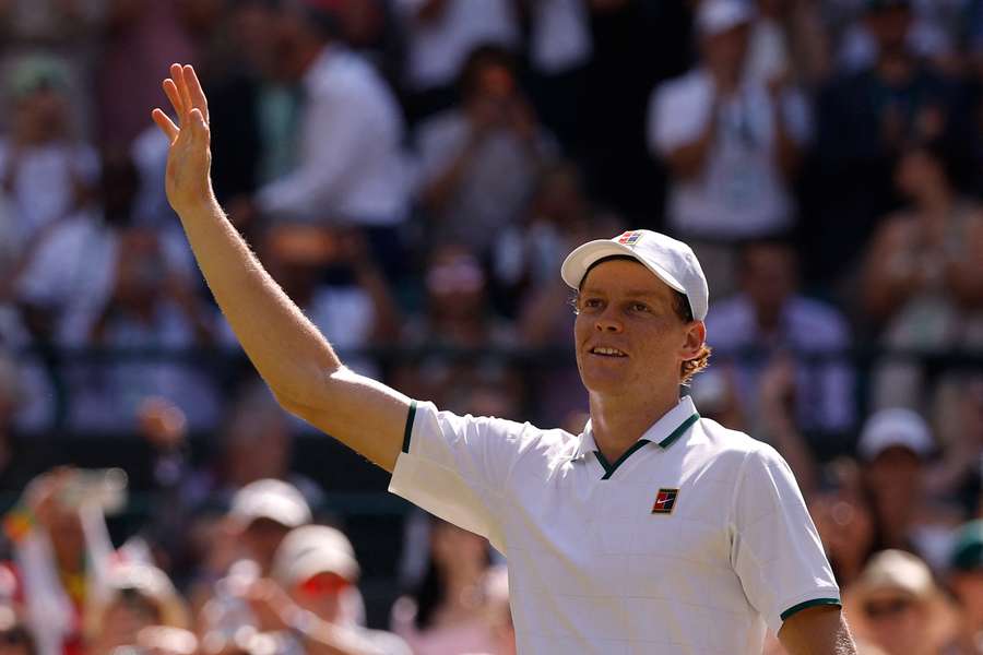 Jannik Sinner w półfinale Wimbledonu, broniący tytułu Włoch wygrał ze Struffem Jannik Sinner w półfinale Wimbledonu, broniący tytułu Włoch wygrał ze Struffem