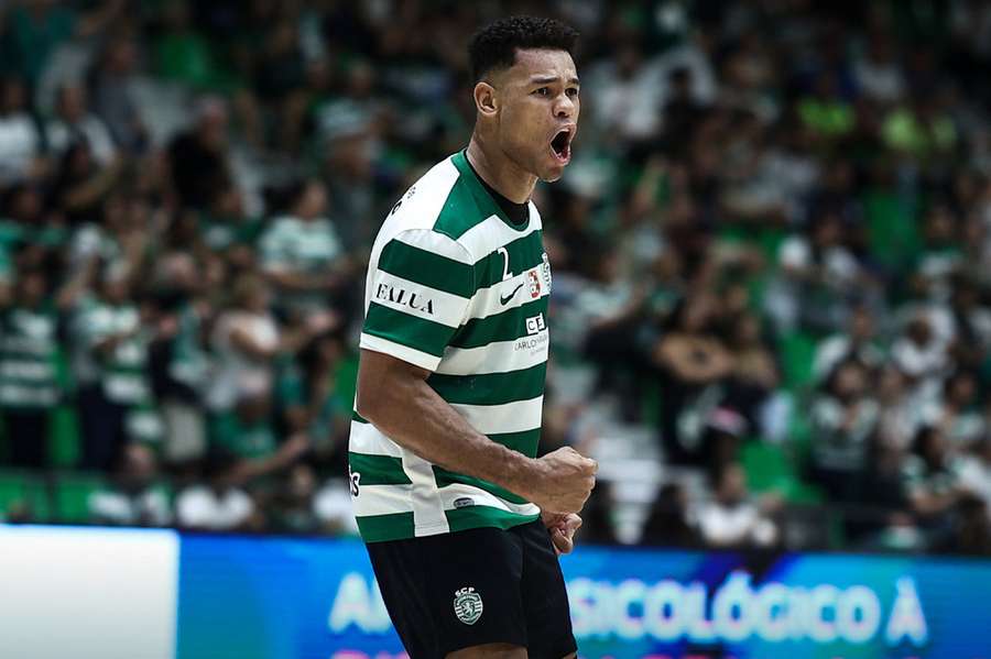 Sporting no lote dos líderes do campeonato de andebol