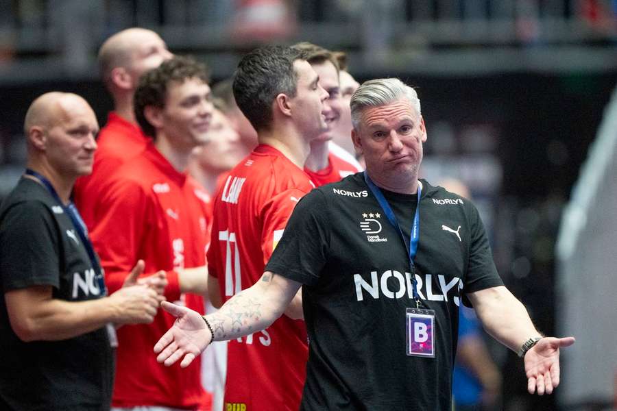 Nikolaj Jacobsen destaca irmãos Costa e guarda-redes luso