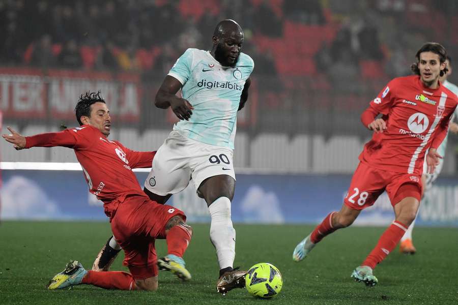 Romelu Lukaku ist trotz seines Platzverweises im Pokal in der Liga spielberechtigt.