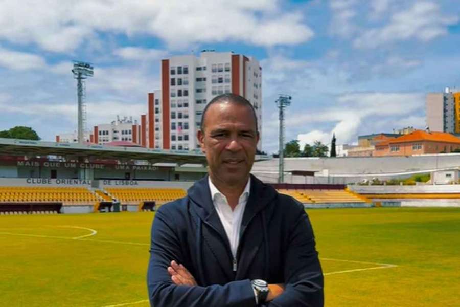 Costinha apresentado no Estádio Engenheiro Carlos Salema, casa do Oriental