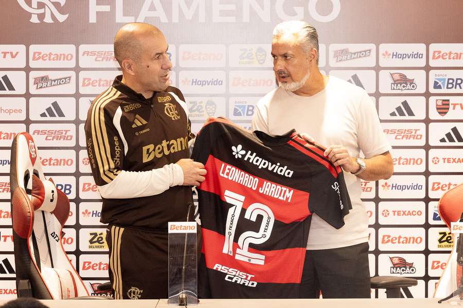 Jardim em sua apresentação no Ninho com José Boto