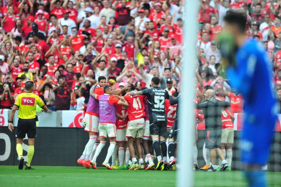 Inter não tomou conhecimento do campeão Palmeiras no Beira-Rio