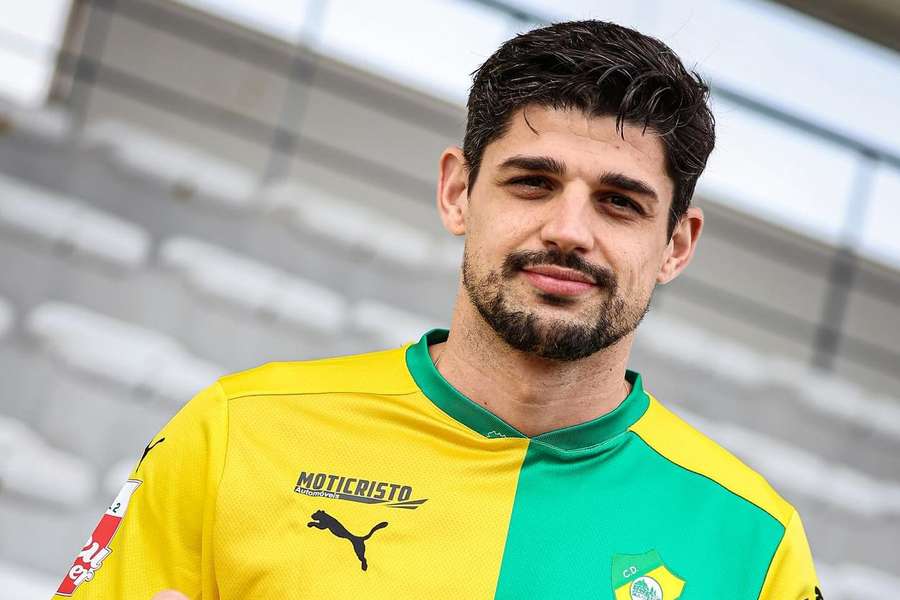 Raphael Rossi assinou pelo Mafra