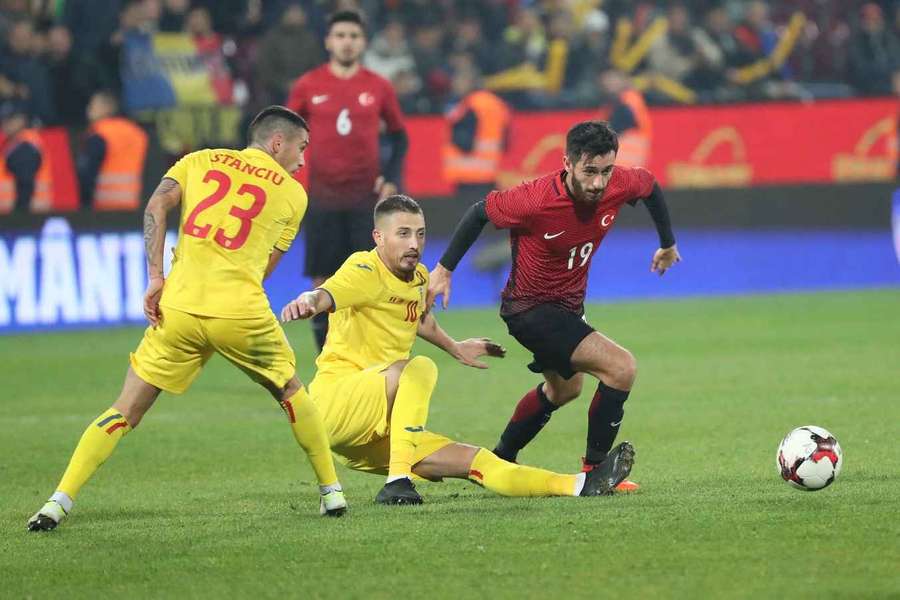România și Turcia s-au întâlnit în cel mai recent duel în 2017, într-un amical la Cluj-Napoca, câștigat de tricolori cu 2-0 România și Turcia s-au întâlnit în cel mai recent duel în 2017, într-un amical la Cluj-Napoca, câștigat de tricolori cu 2-0