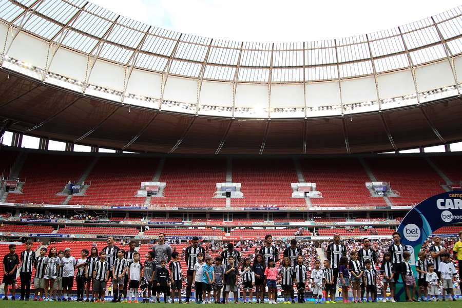 Mané Garrincha não abriu anel superior para jogo do Botafogo no estádio