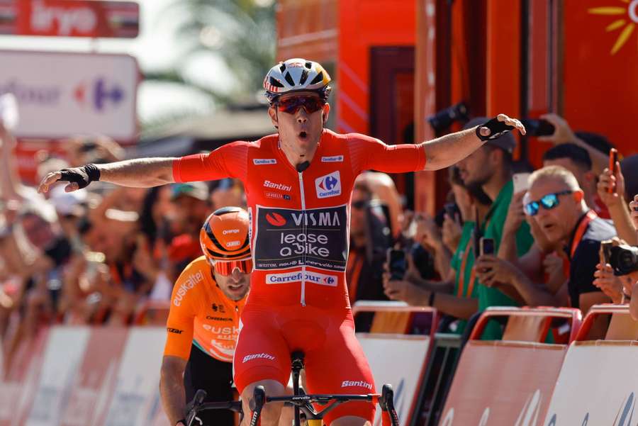 Lider wyścigu Belg Wout van Aert wygrał trzeci etap z Lousa do Castelo Branco