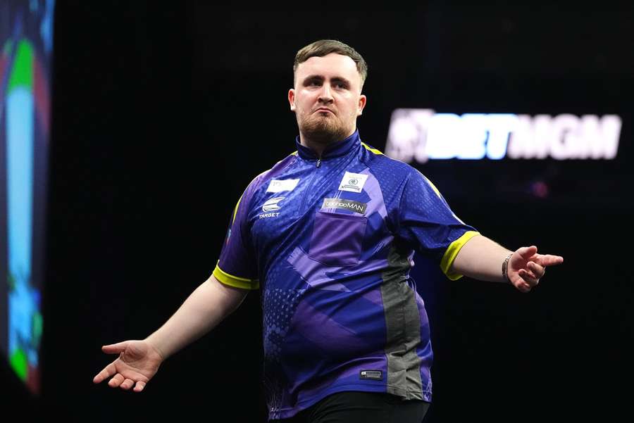 Littler em ação no Grand Slam de Dardos