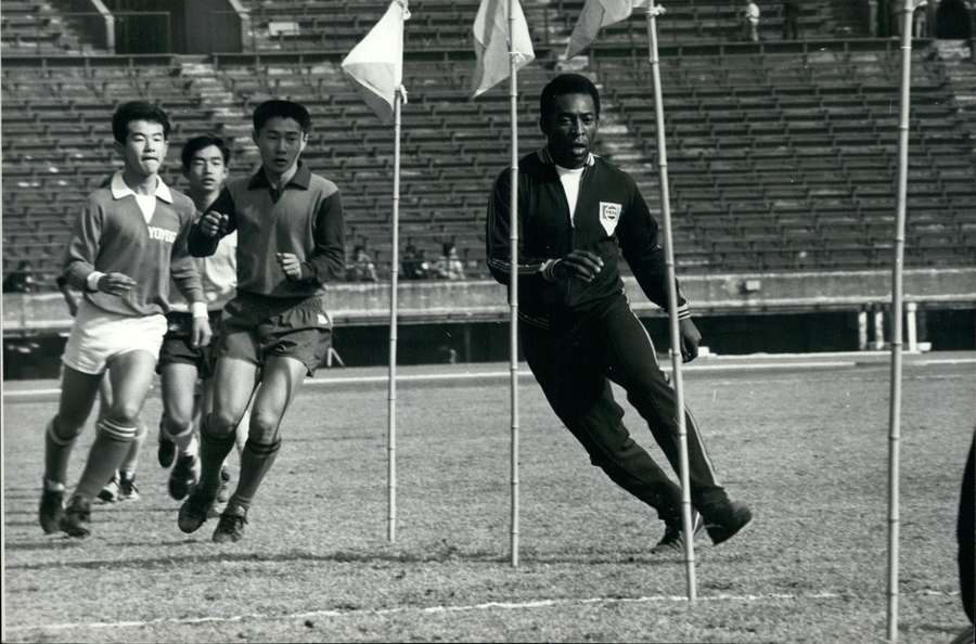Pelé allena in Giappone