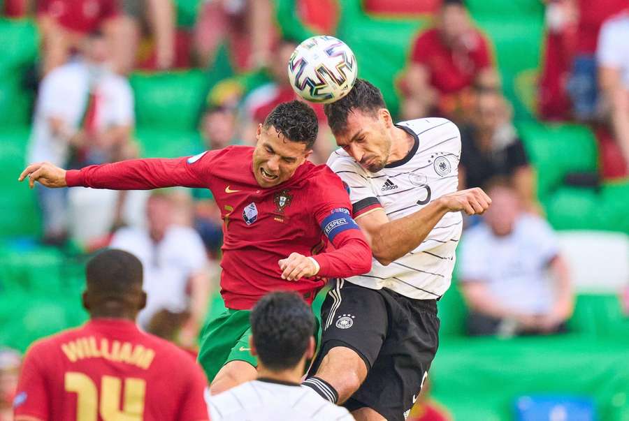 Cristiano Ronaldo und Mats Hummels bei der EM 2021.