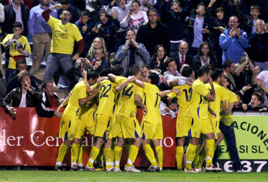 Los jugadores del Alcorcón celebran uno de sus cuatro goles ante el Madrid en la Copa del Rey 2009-2010 Los jugadores del Alcorcón celebran uno de sus cuatro goles ante el Madrid en la Copa del Rey 2009-2010