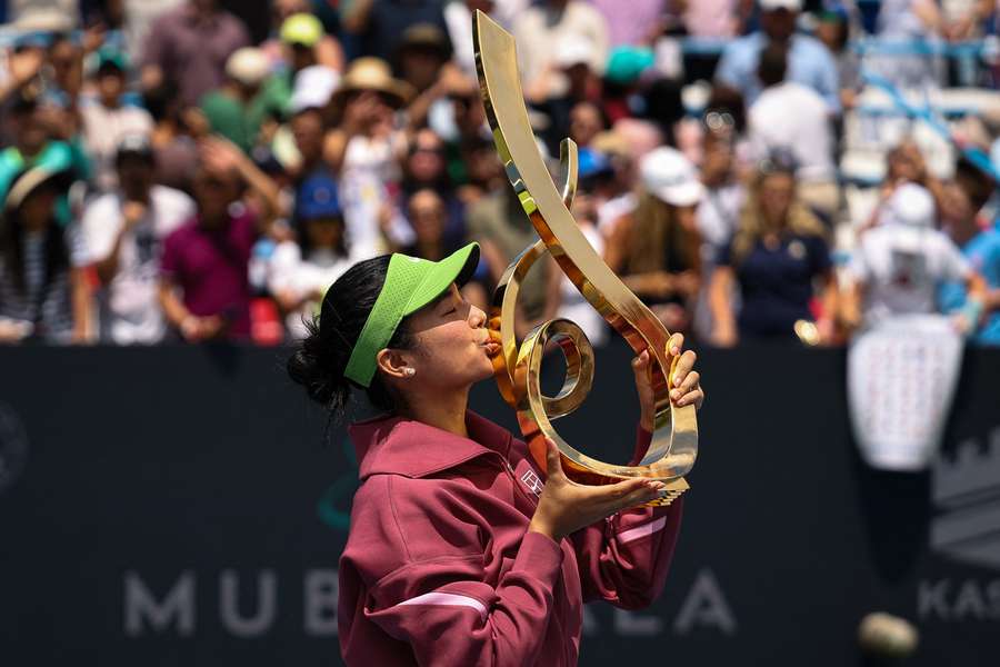 Alexandra Eala gewann ihren ersten persönlichen WTA-Titel und den ersten Tennis-Titel für die Philippinen Alexandra Eala gewann ihren ersten persönlichen WTA-Titel und den ersten Tennis-Titel für die Philippinen