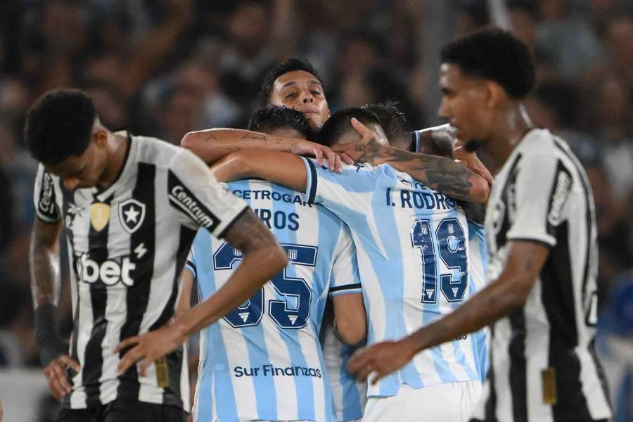 Racing dominou o Botafogo em Avellaneda