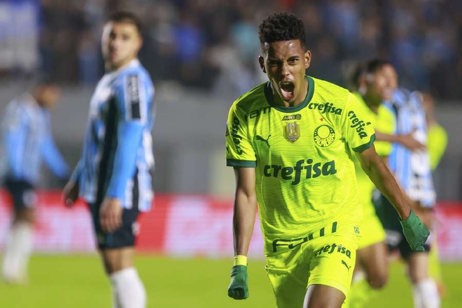 Estêvão marcou seu sexto gol no time profissional do Palmeiras