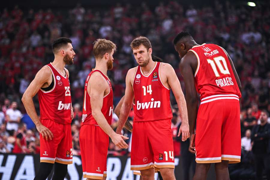 Vezenkov se exhibe frente al Bayern.